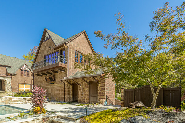 Custom built garage in the River Bend Subdivision. Image number 10