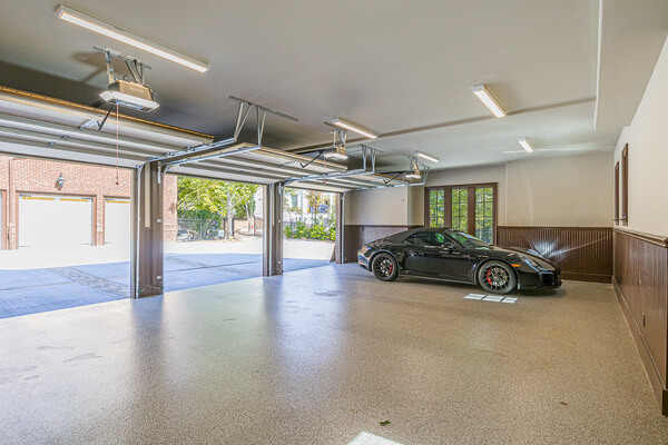 Custom built garage in the River Bend Subdivision. Image number 14