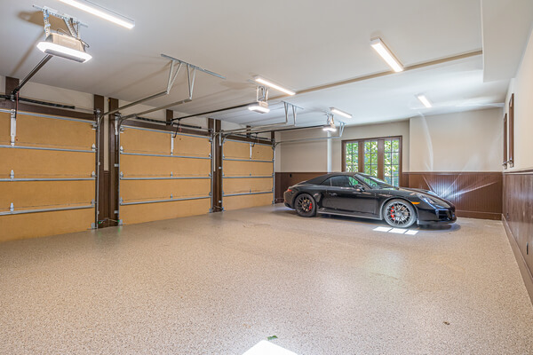 Custom built garage in the River Bend Subdivision. Image number 18