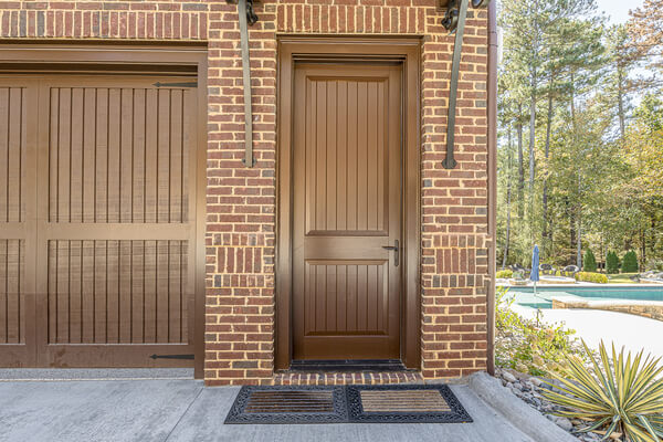 Custom built garage in the River Bend Subdivision. Image number 23