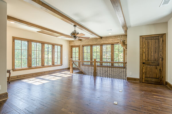 Custom built garage in the River Bend Subdivision. Image number 33